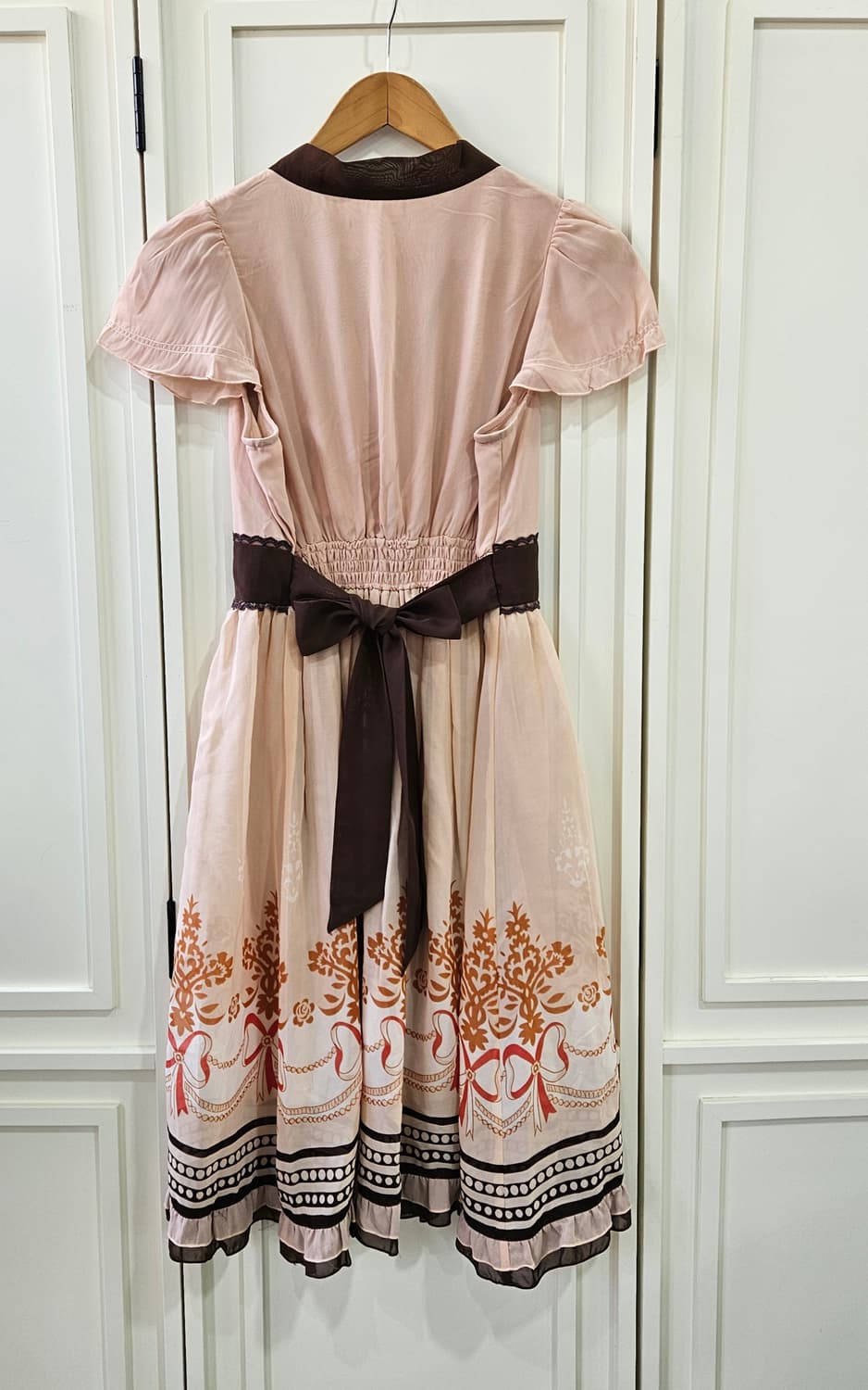 엑시즈팜 (axes femme) 초콜릿무드 리본 프린트 원피스 상품이미지7