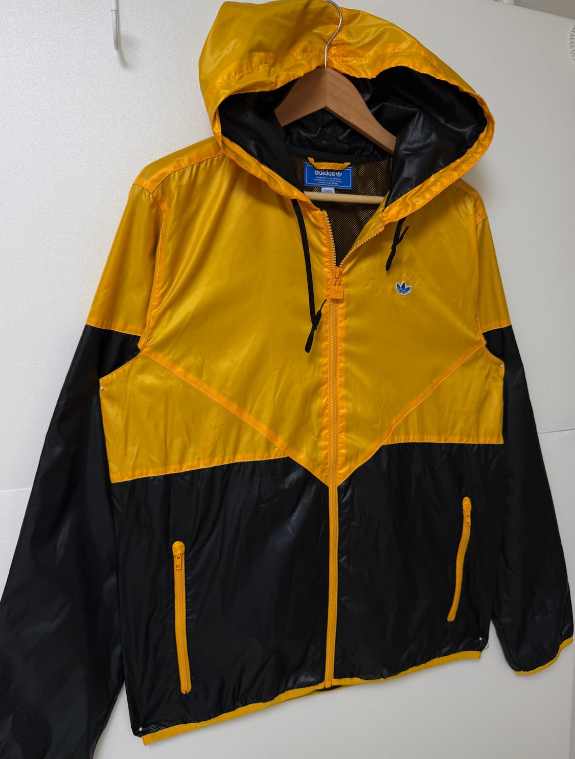 아디다스 오리지널 바람막이 105 / 옐로우 블랙 후드 윈드브레이커 /  상품이미지2