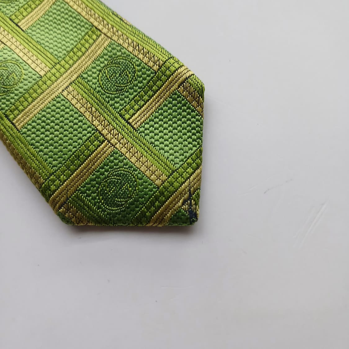 구찌 실크 인터로킹 로고 패턴 넥타이 9.7cm A등급 A18314
 상품이미지7