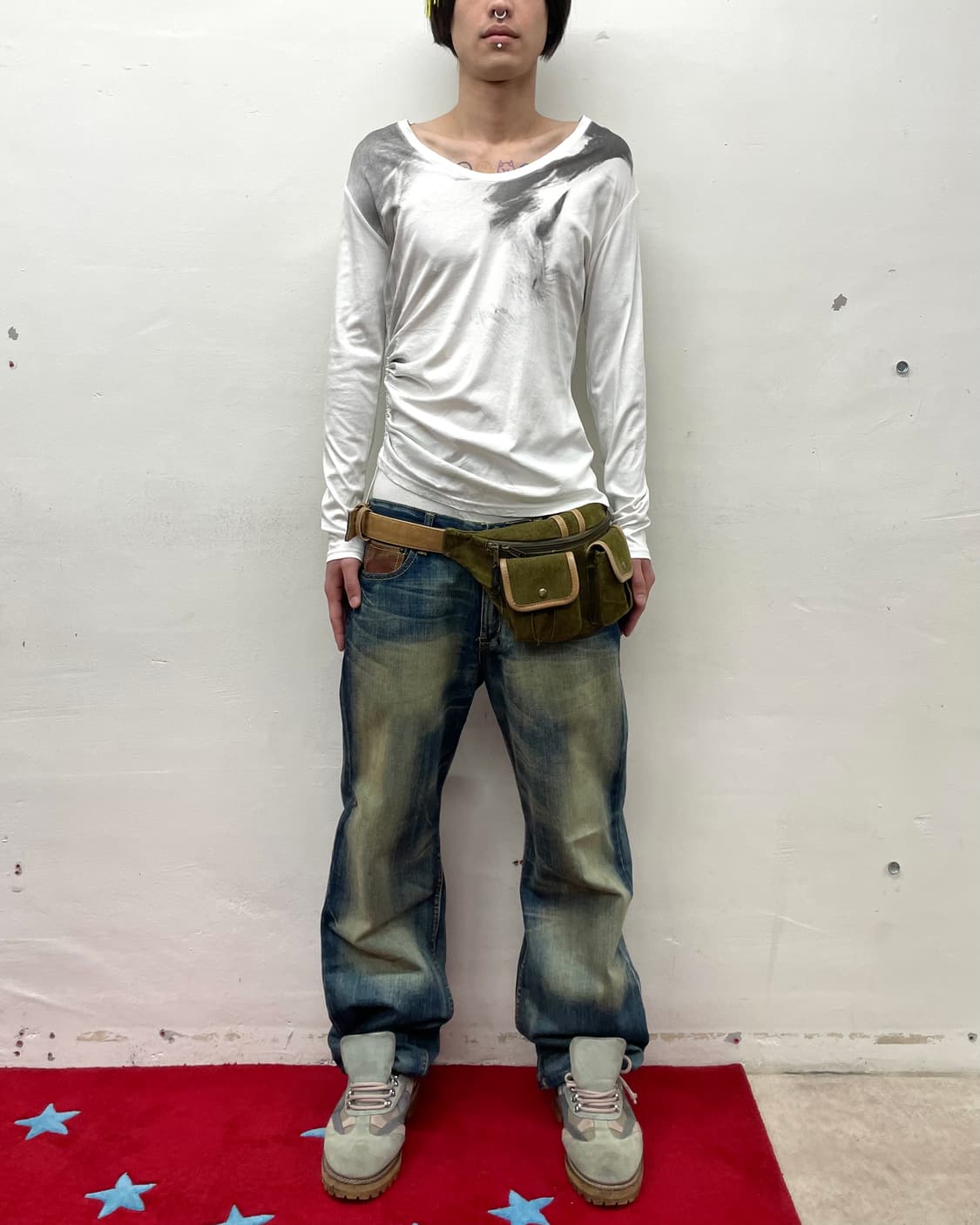 Graphic Shirring Strap White Long Sleeve 상품이미지4