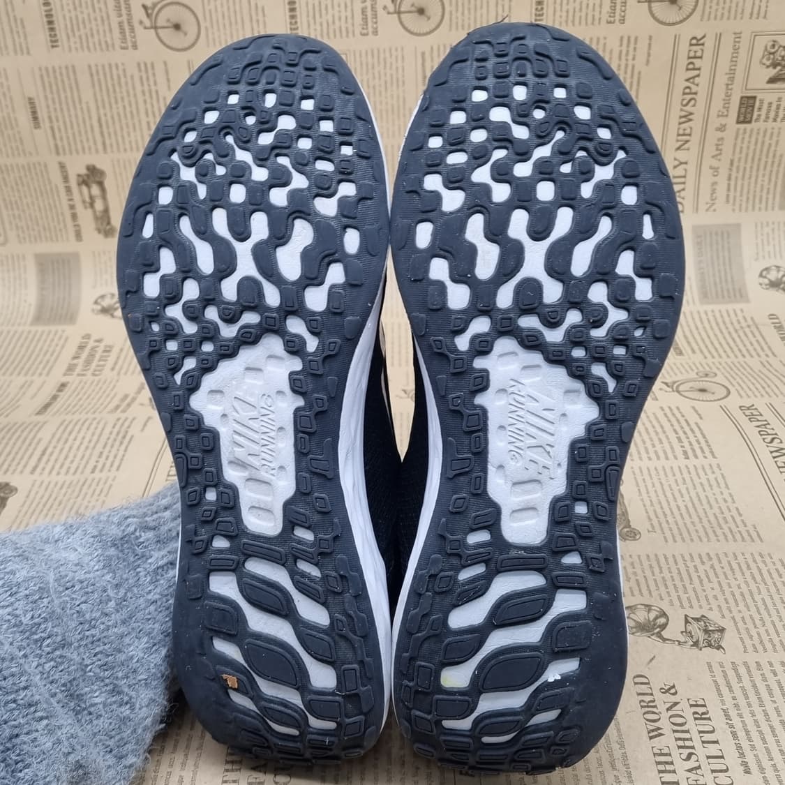 나이키 레볼루션6 남성 운동화 280 상품이미지3