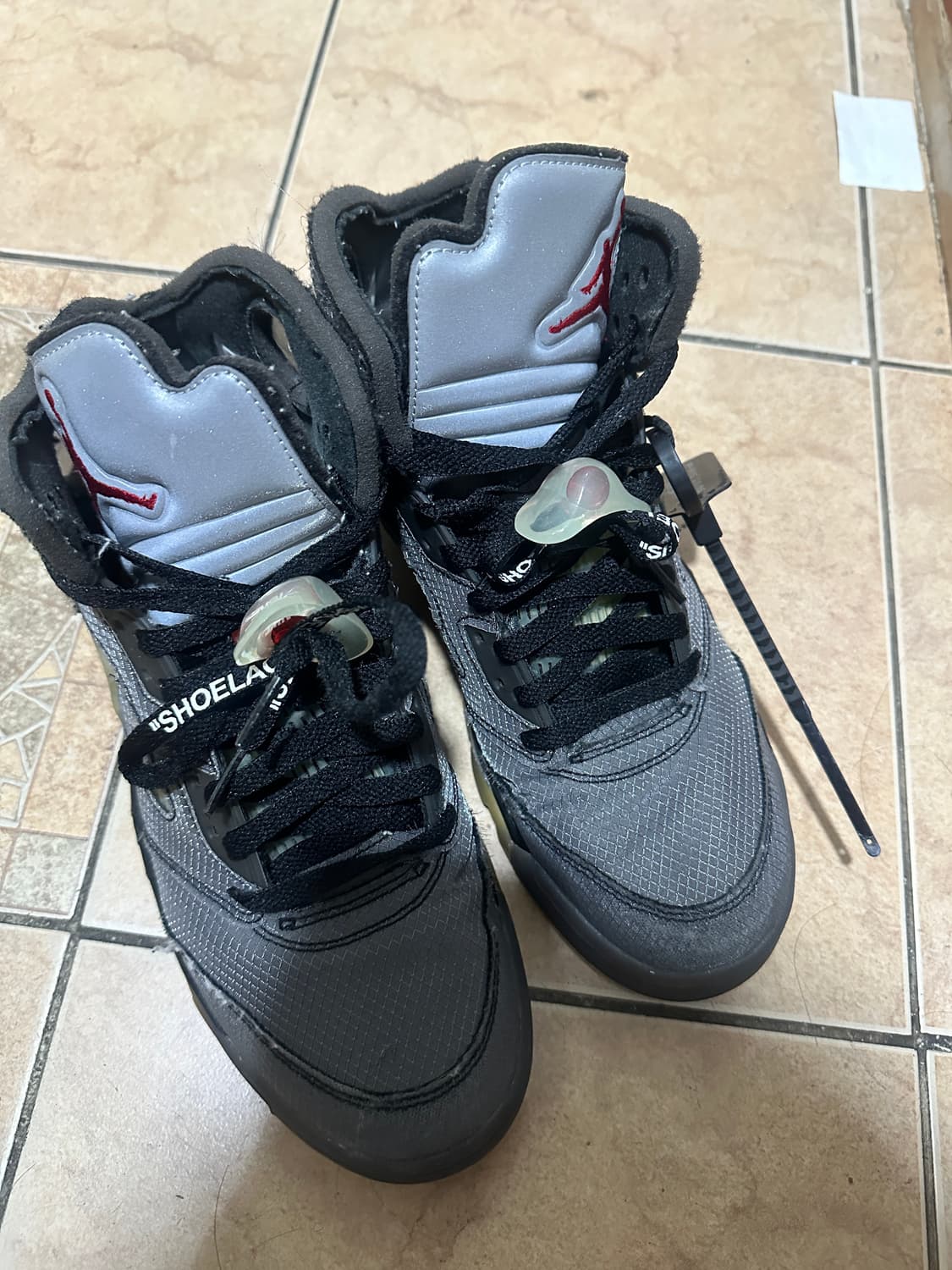 조던5 오프화이트 레트로SP 블랙 모슬린 275 팝니다 상품이미지1