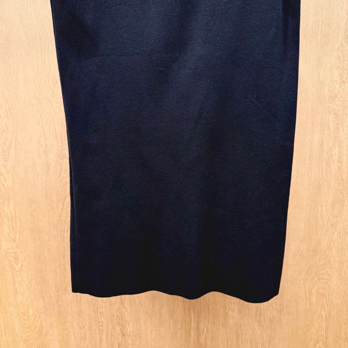 입생로랑 니트 반팔 원피스 버튼 디테일 클래식 아이보리 블랙 상품이미지5