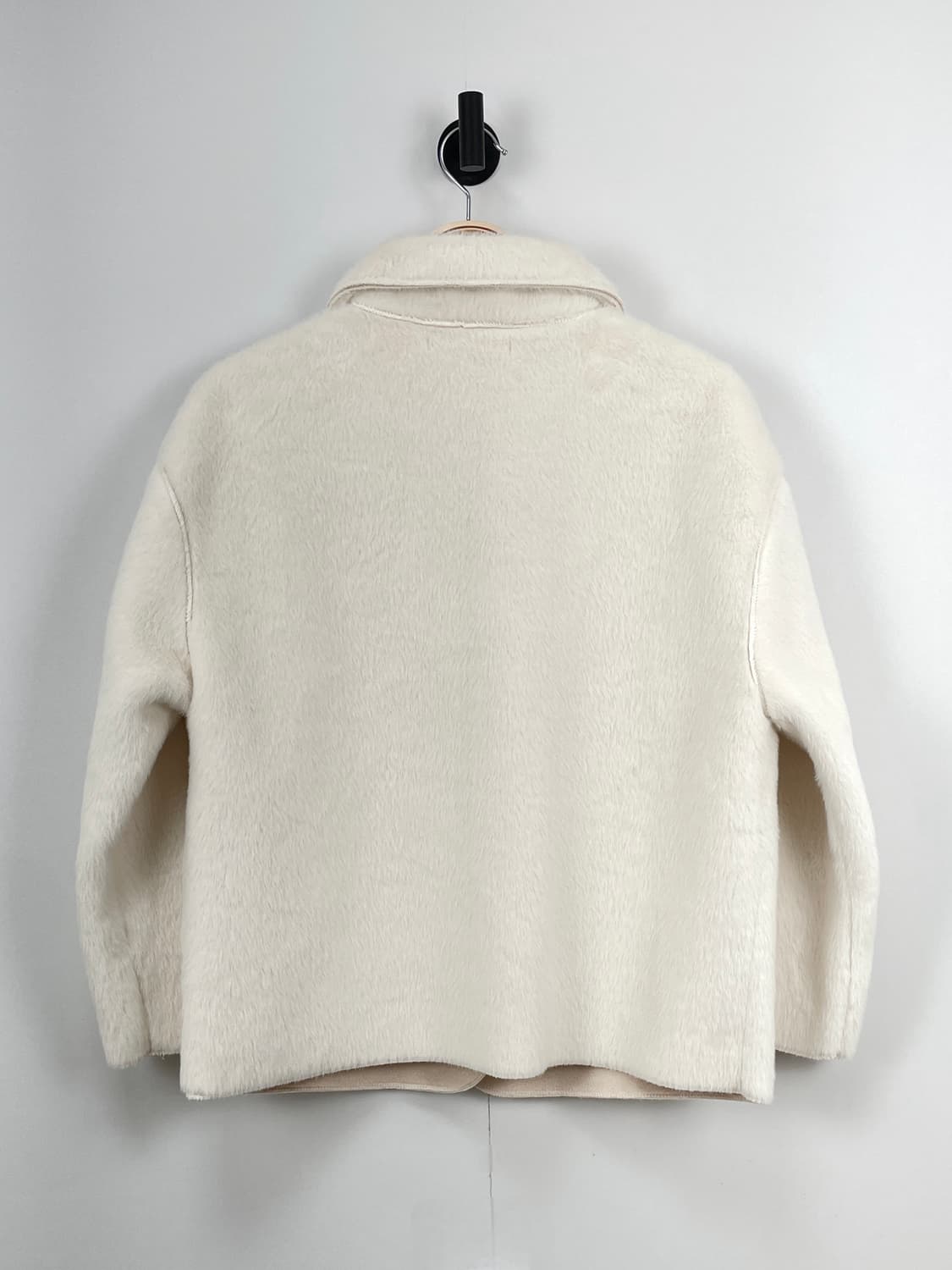 시크헤라(CHICHERA) 라운드넥 에코 퍼 무스탕 자켓 상품이미지3