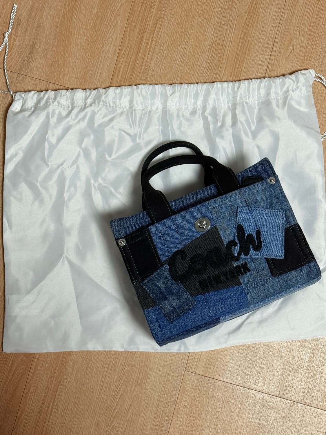 코치 카고 데님 토트백 상품이미지1