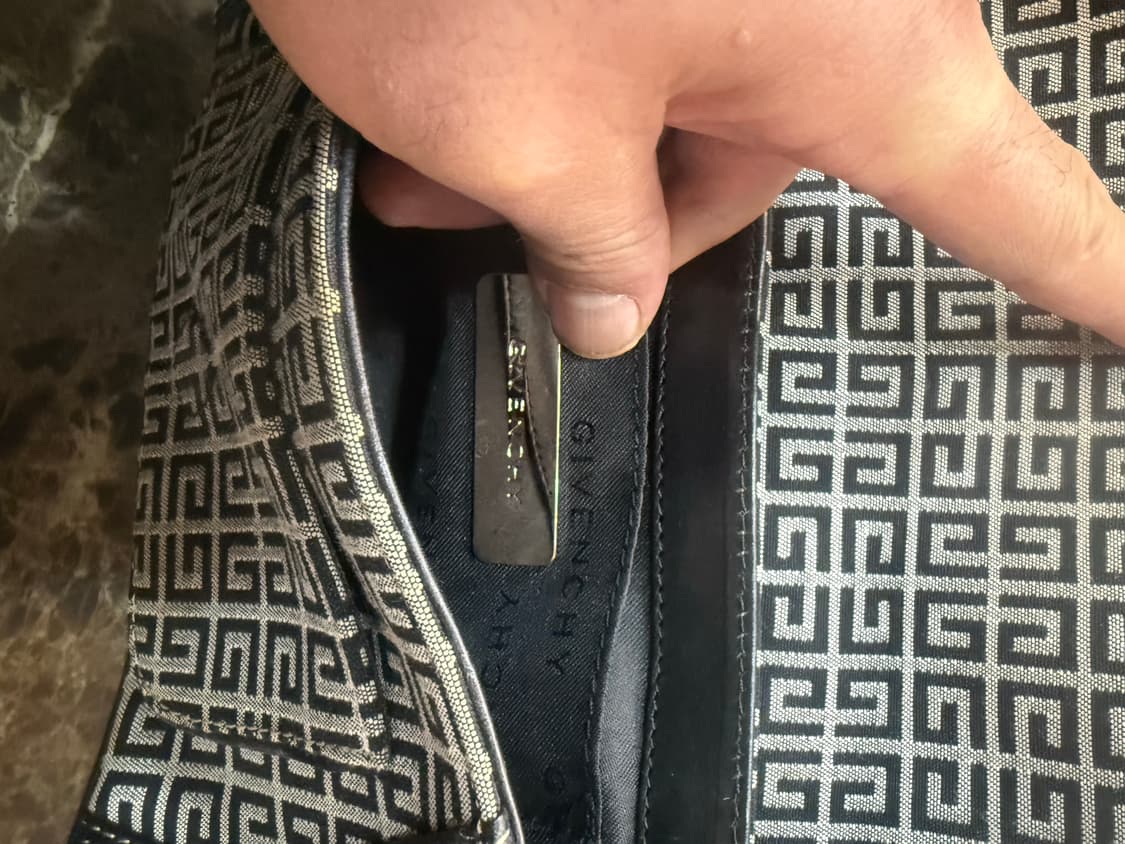 정품 지방시 빈티지 모노그램 숄더백 팝니다 상품이미지8