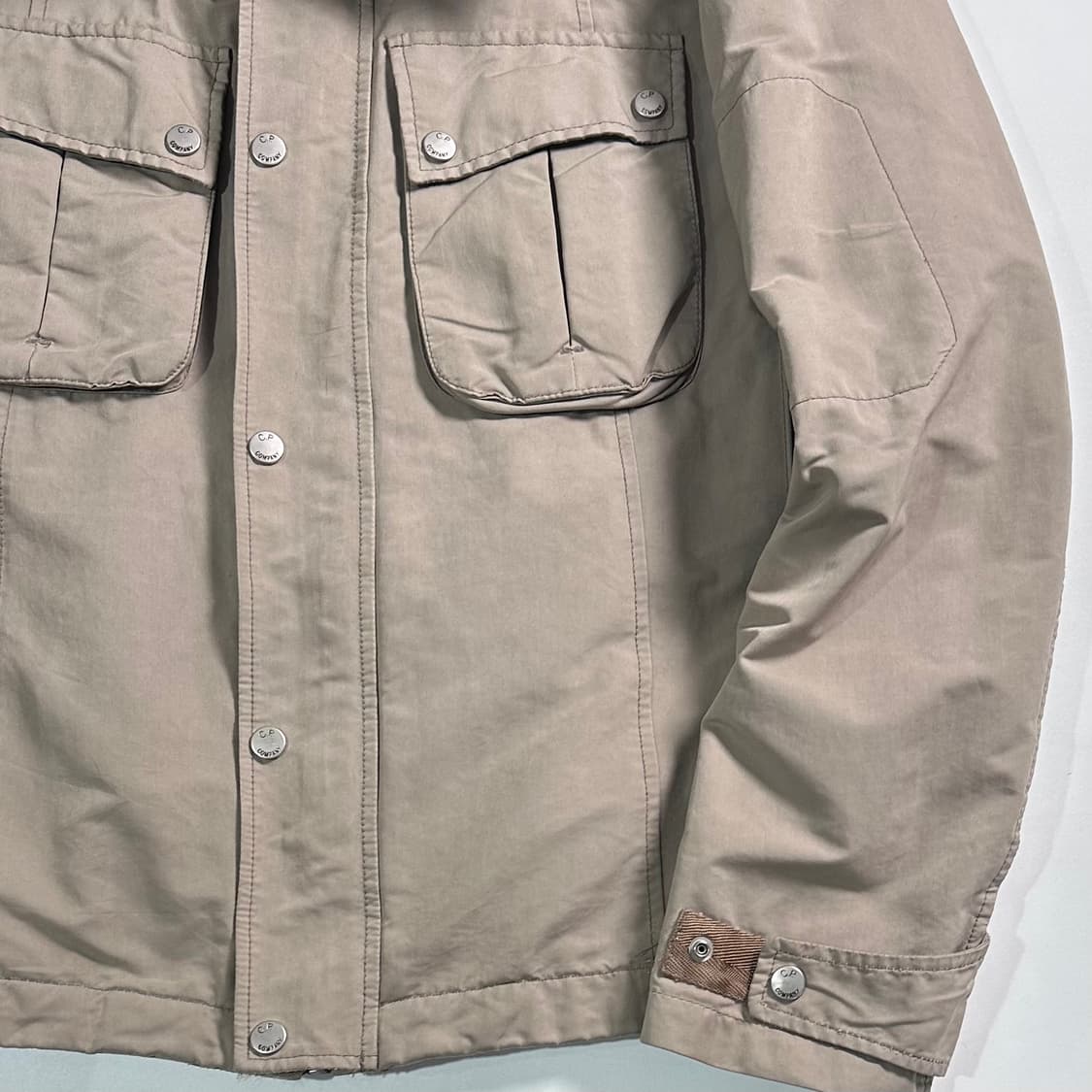 CP컴퍼니 베이지 고글 후드 자켓  상품이미지3