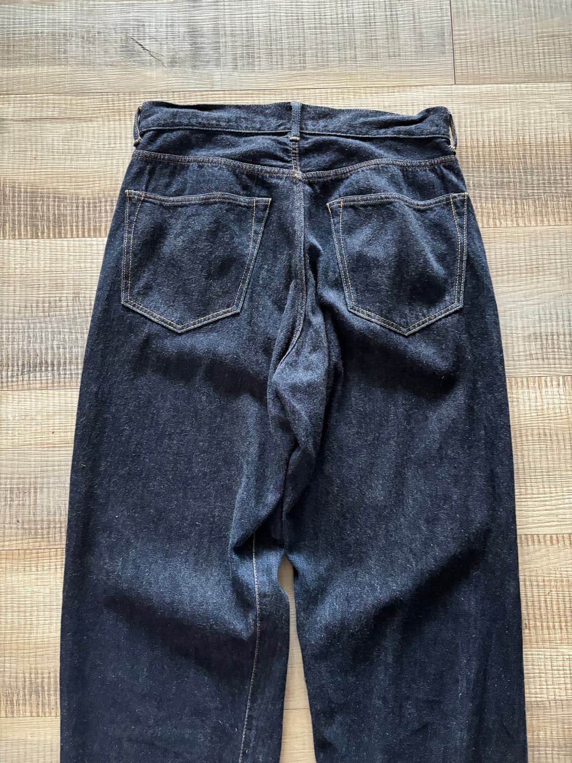 [0] 22aw 코모리 5p 네이비 데님 팬츠 상품이미지2