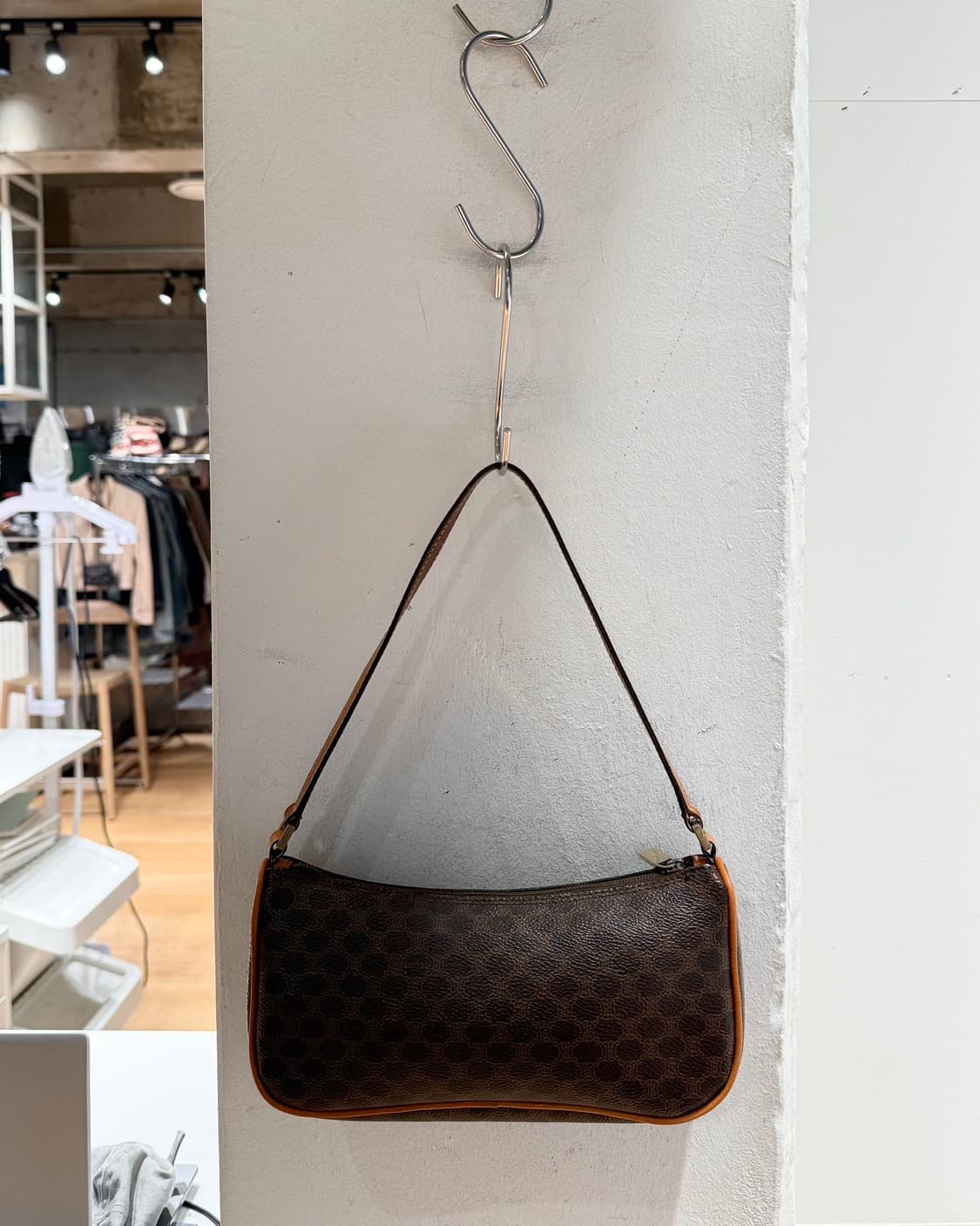 셀린느 브라운 마카담 미니 바게트백  상품이미지2