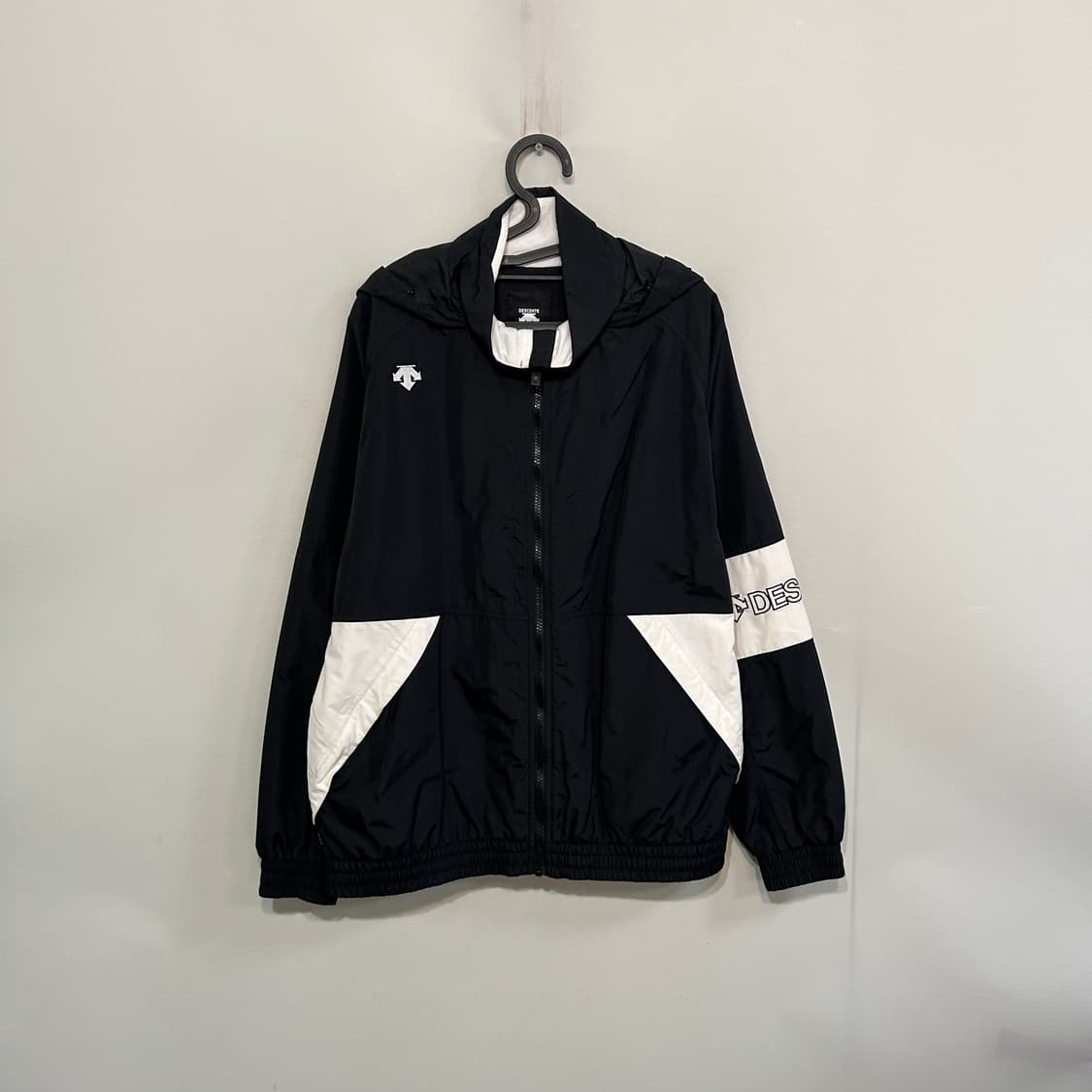 데상트 남성 나일론 바람막이 95 상품이미지1