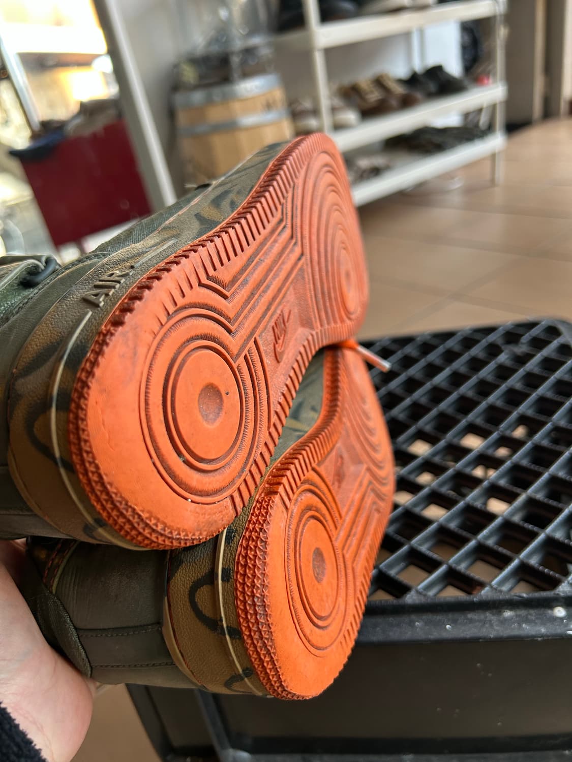 나이키 에어포스미드 오렌지 베를린 상품이미지6