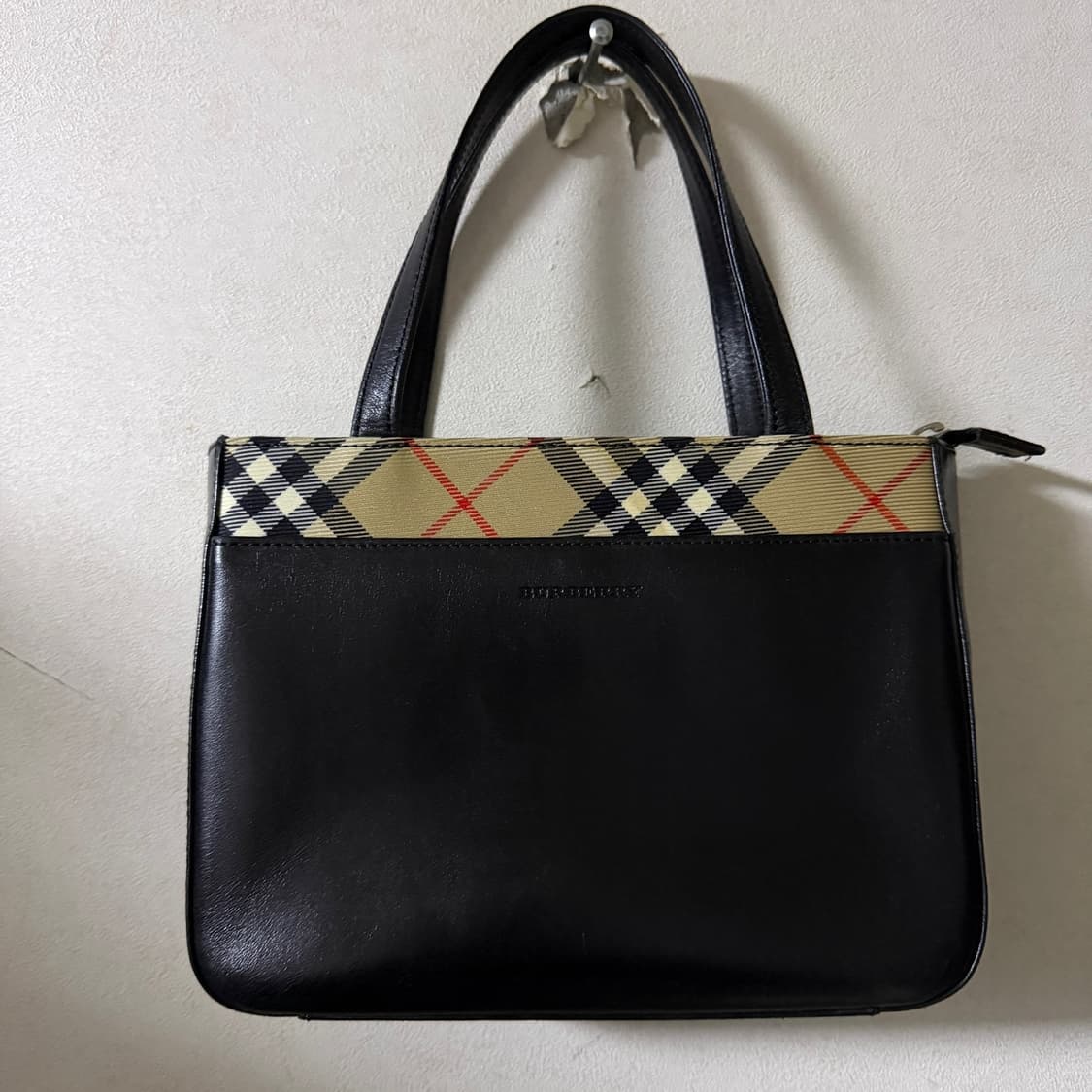 버버리 노바체크 깔끔 가죽 사각 토트백 상품이미지1