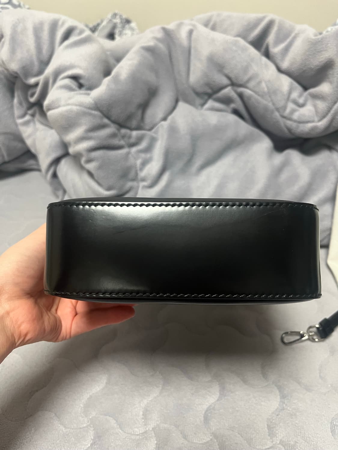 프라다 브러쉬드 카프스킨 도트백 스몰 블랙 상품이미지6