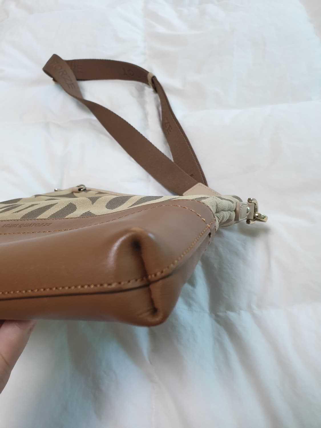 루이까또즈 카멜 크로스백 상품이미지5