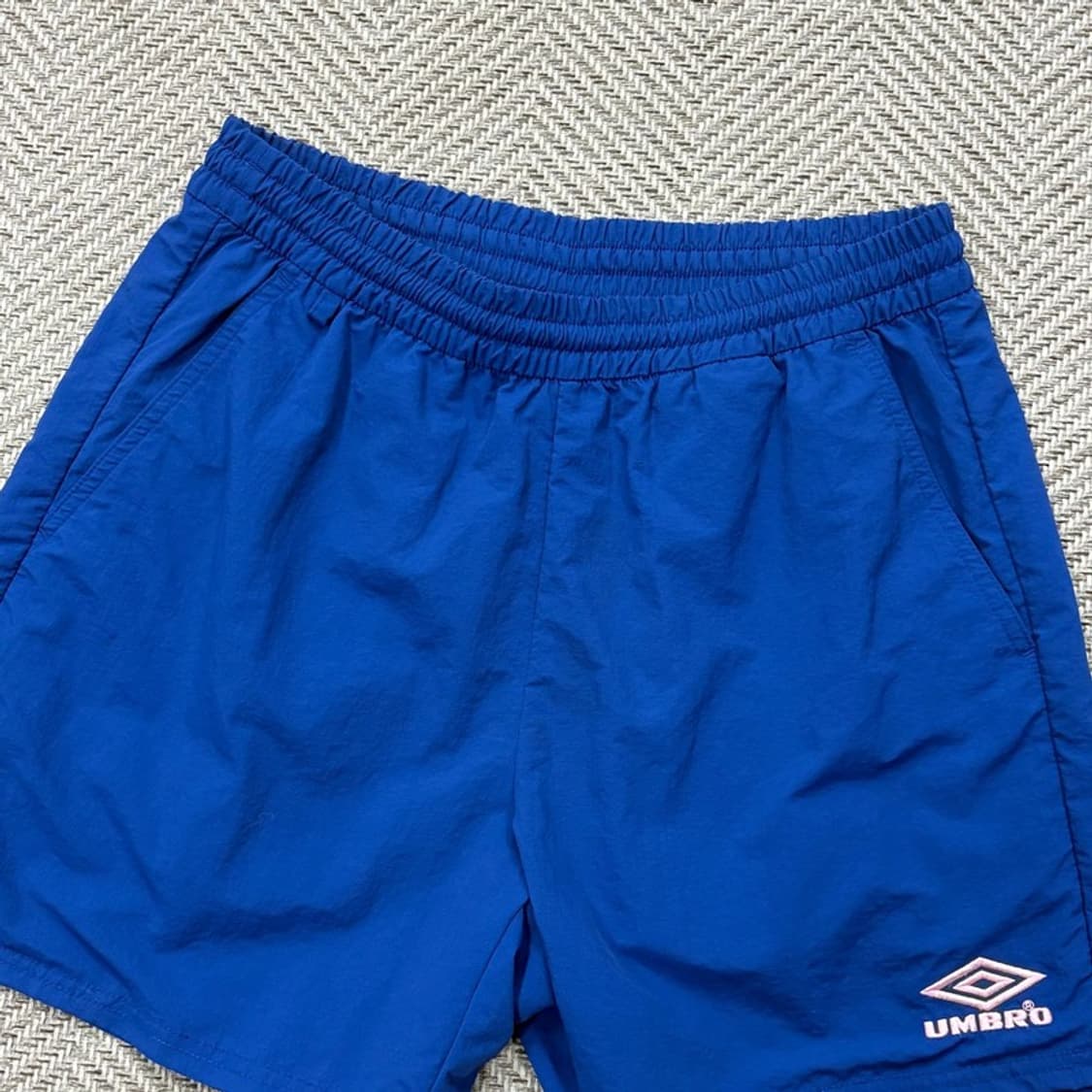 엄브로 베이직 로고 쇼츠 v2645 상품이미지3