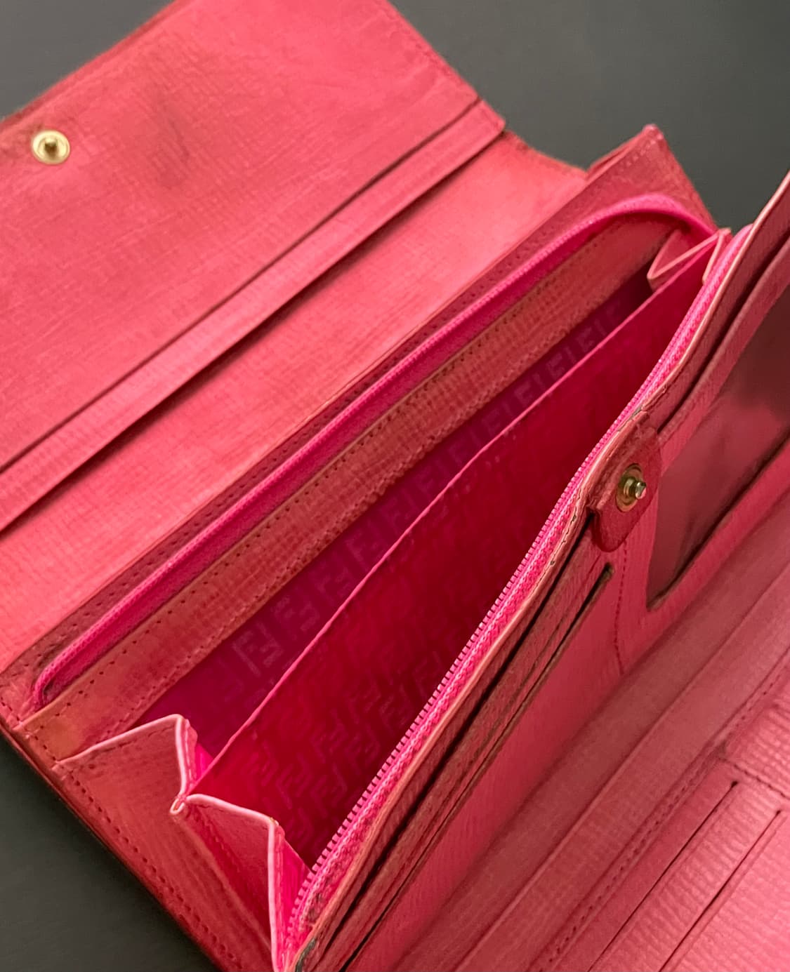 [정품] 펜디 주카 FF 지갑 장지갑 핑크 안감 상품이미지5