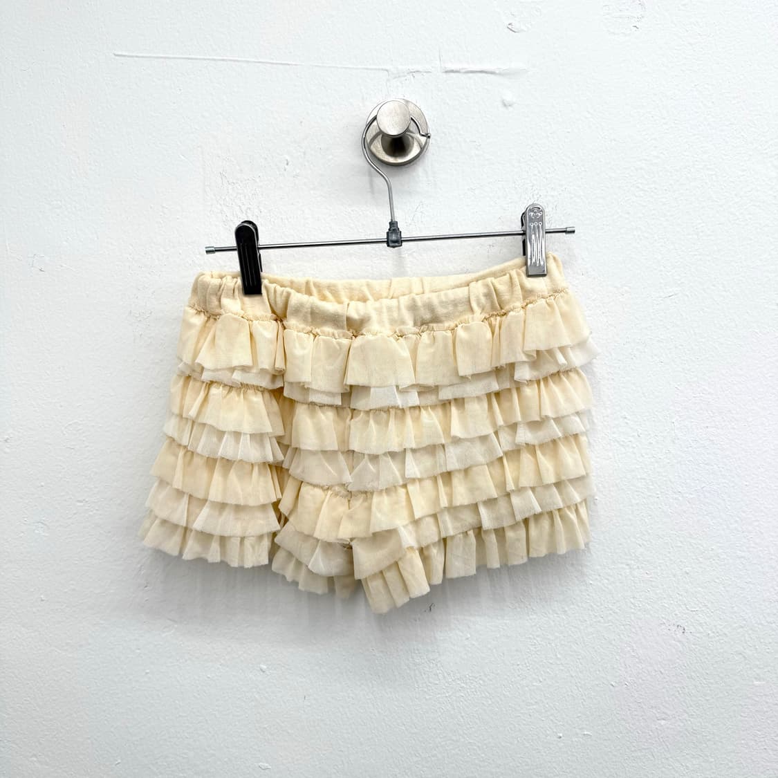 Ivory tiered ruffle shorts 상품이미지2