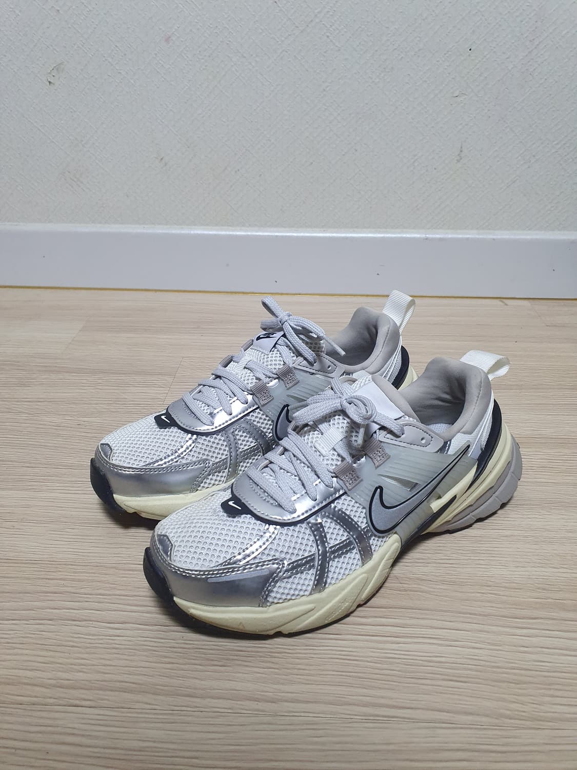 나이키 v2k 런 운동화 245 상품이미지4