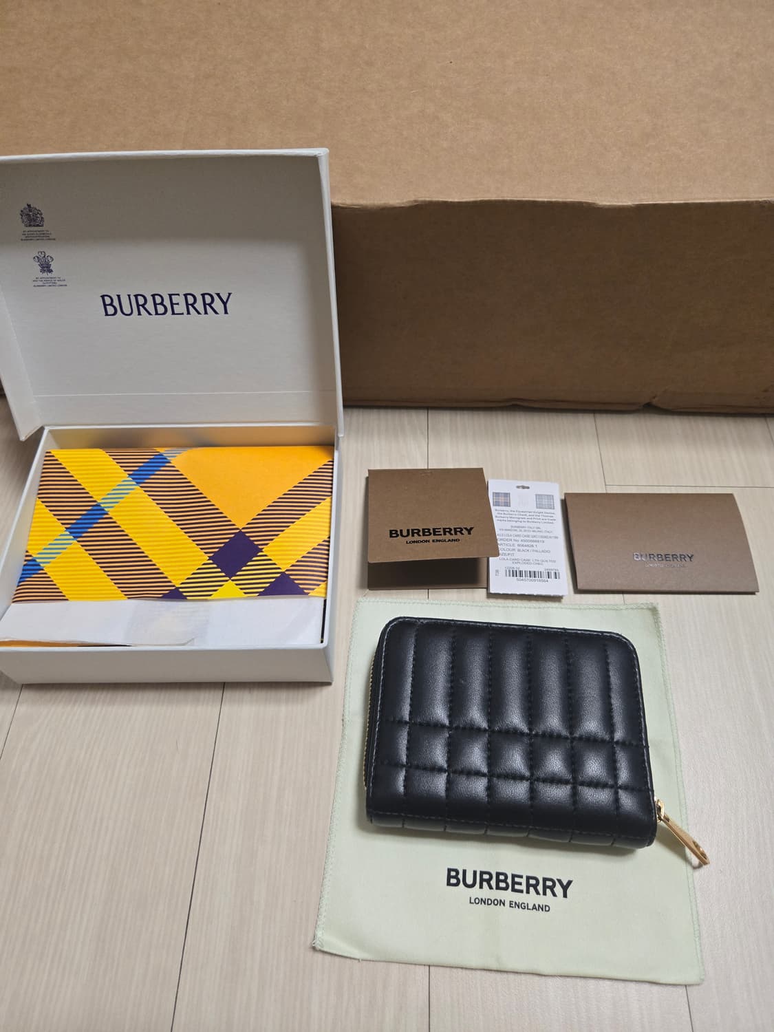 버버리 퀼팅 롤라 지퍼 지갑 블랙 상품이미지3