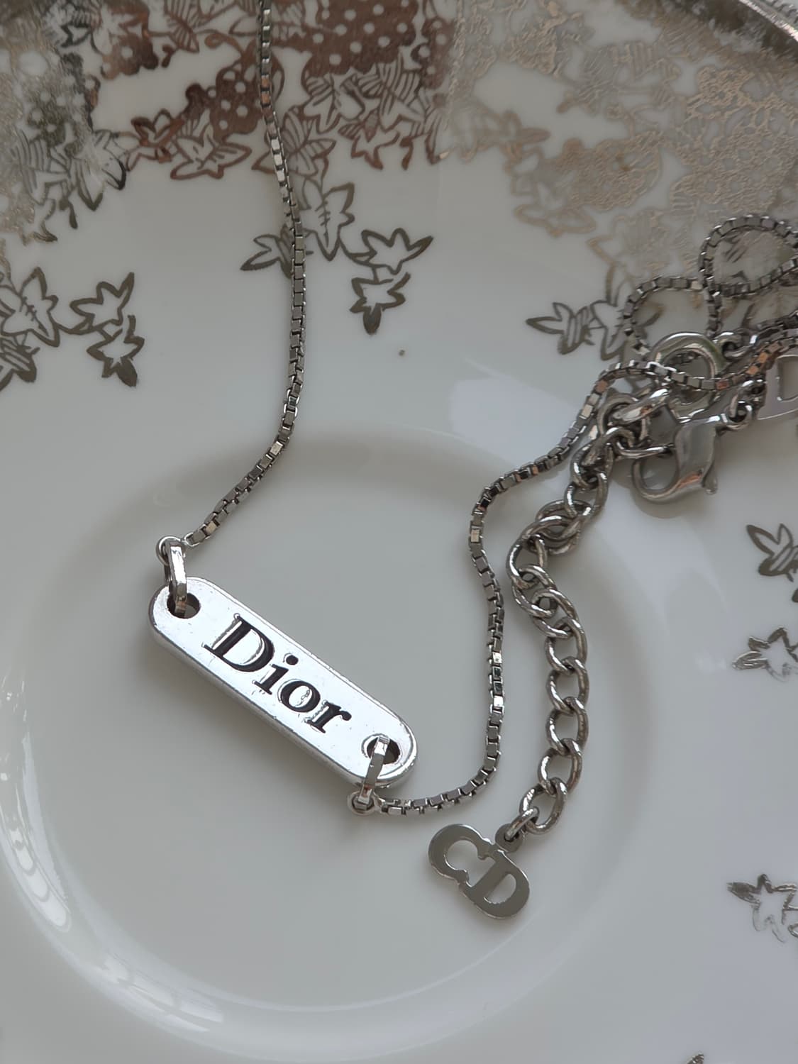 디올 은장 가로바 가로플레이트 dior 로고 목걸이  상품이미지4