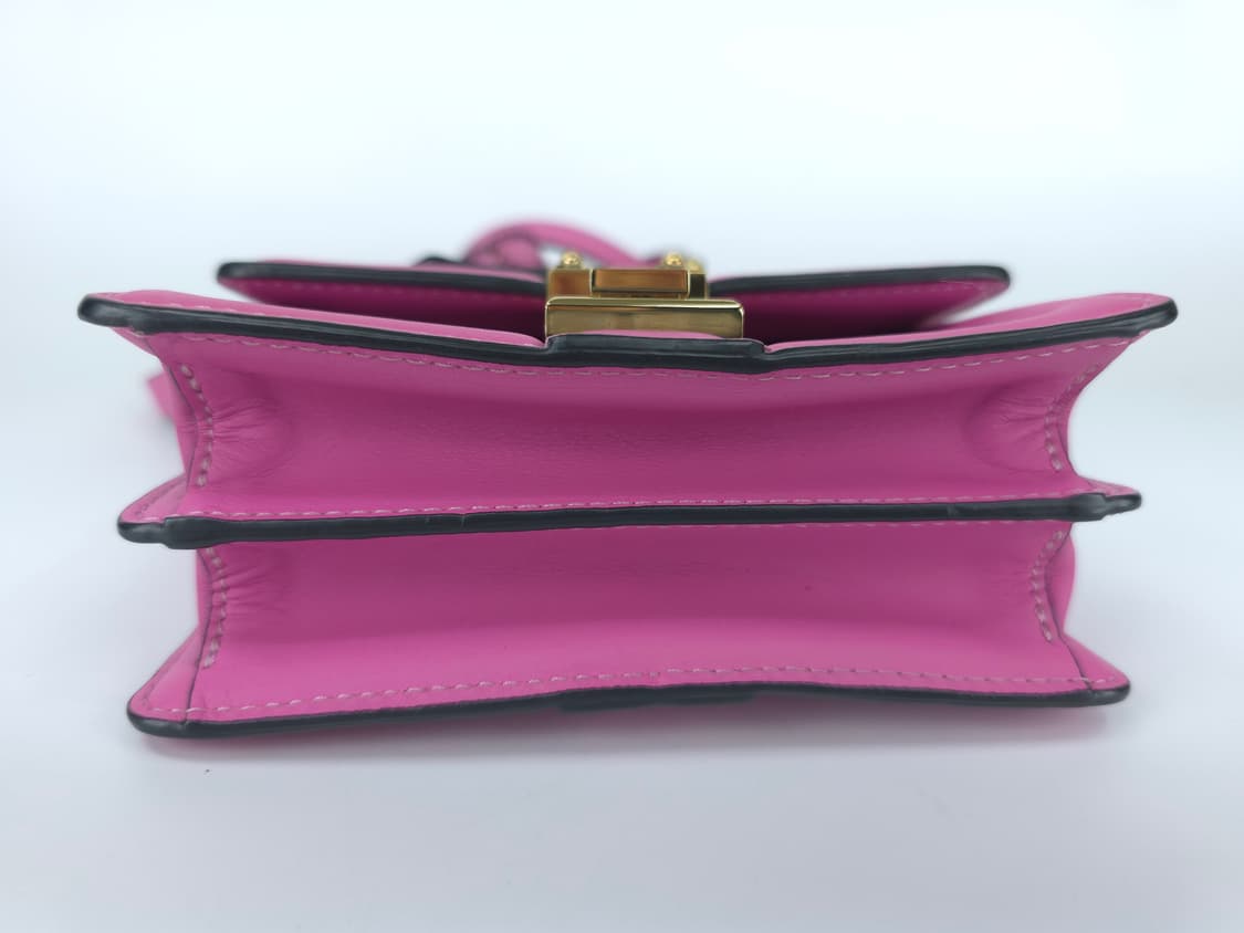 MCM 엠씨엠 비세토스 미니 트레이시 곰인형 키링 사첼백 핑크
 상품이미지6