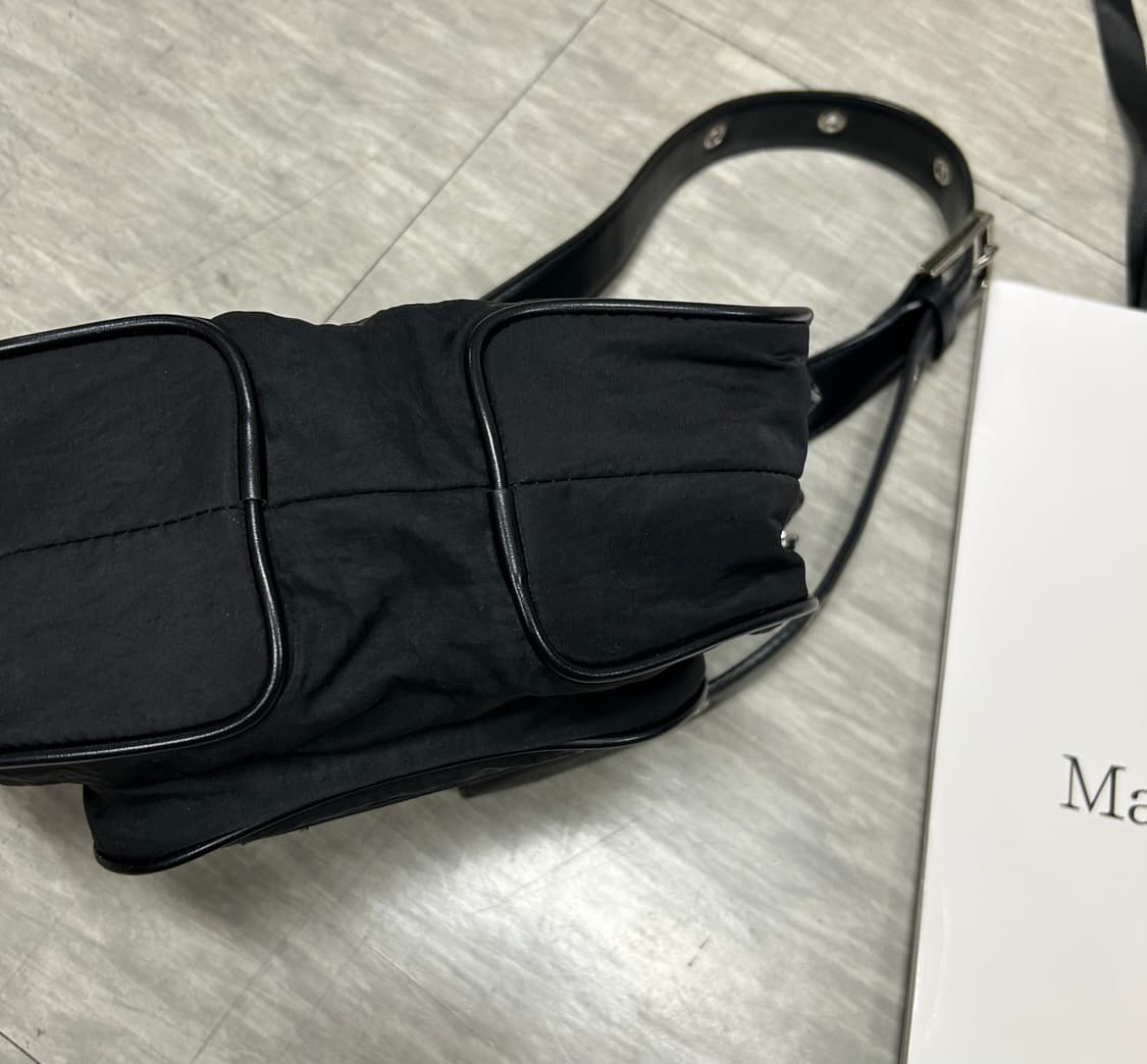 마뗑킴 마들렌 라운드백 블랙 상품이미지3