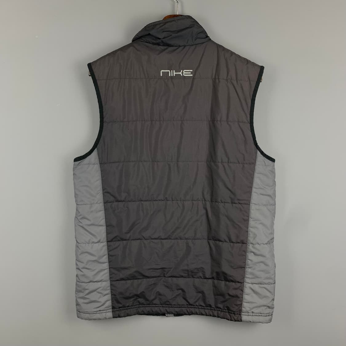 나이키 스우시 블랙 경량 조끼 패딩 상품이미지3