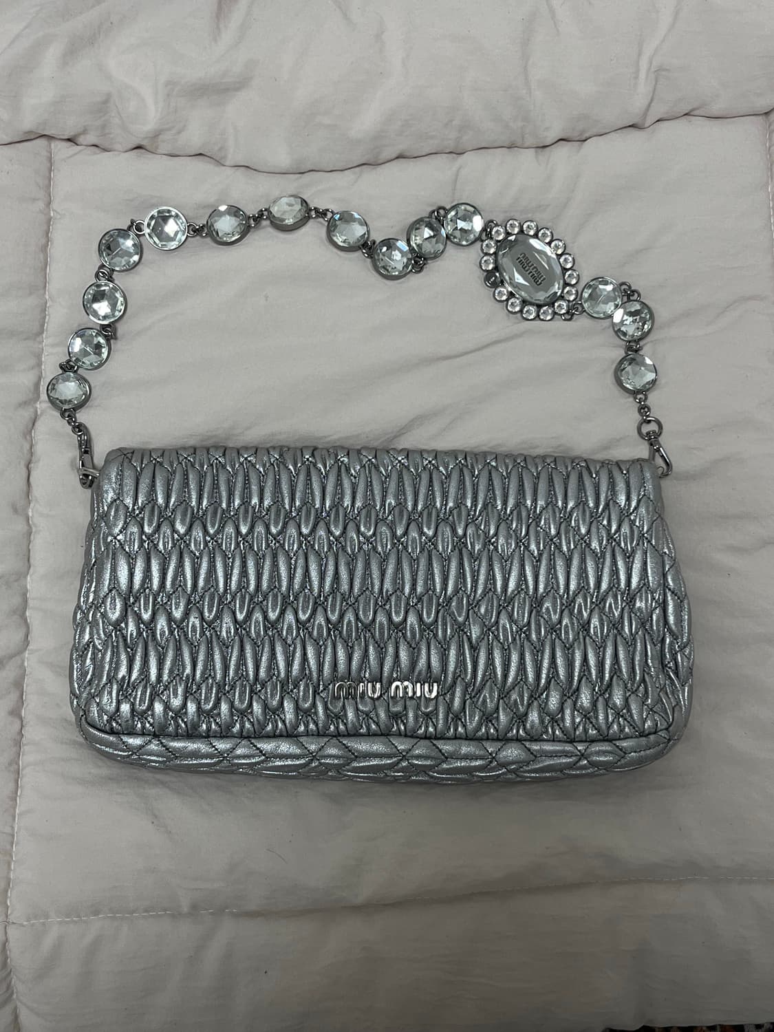 미우미우 마테라쎄 크리스탈 숄더백 상품이미지2