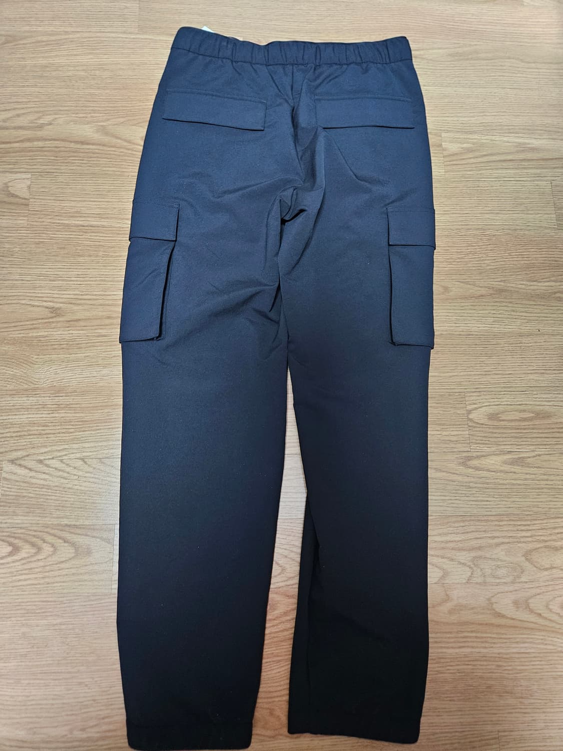 띠어리 뉴린 바람막이 셋업 판매합니다. 상품이미지5