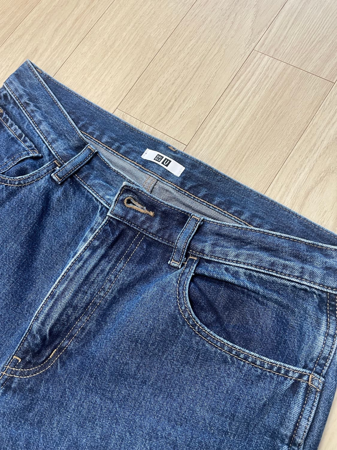 [31] 유니클로u 레귤러피트진 진청 상품이미지3