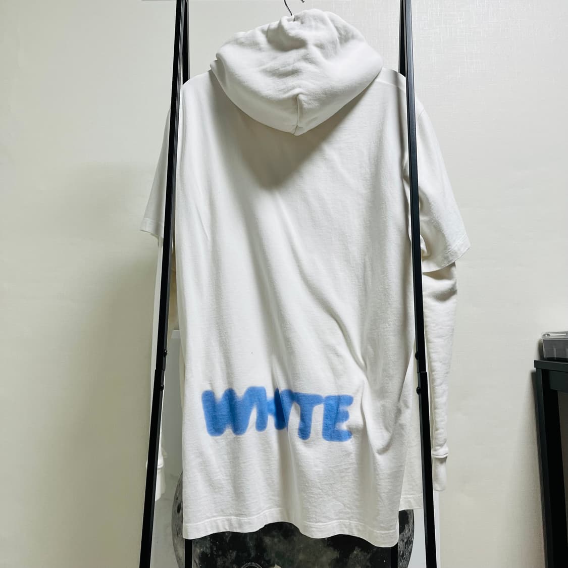 정품 XS) 오프화이트 스프레이 로고 레이어드 후드 티셔츠 상품이미지2