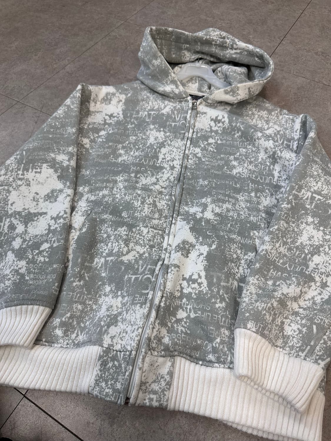 grunge printing hood zip-up 상품이미지4