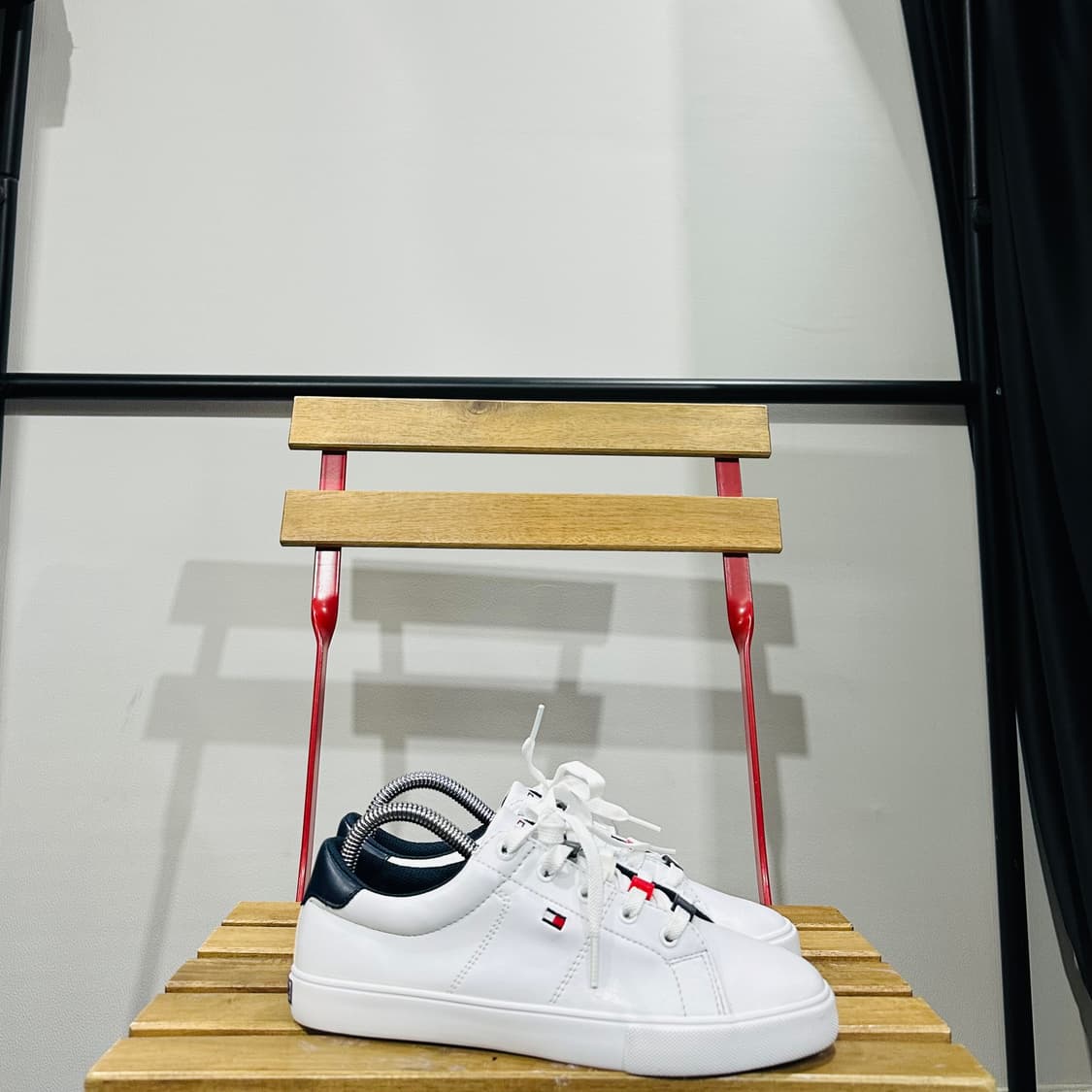 240) 타미힐피거 운동화 여성 여자 신빌 화이트 레더 스니커즈 상품이미지1