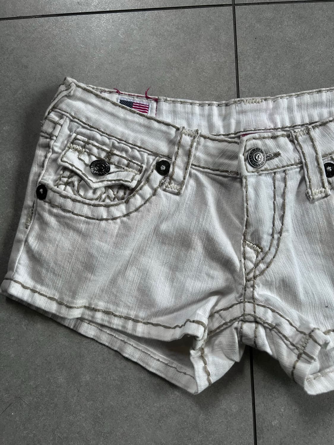 TrueReligion 스티치 숏츠 29 상품이미지3