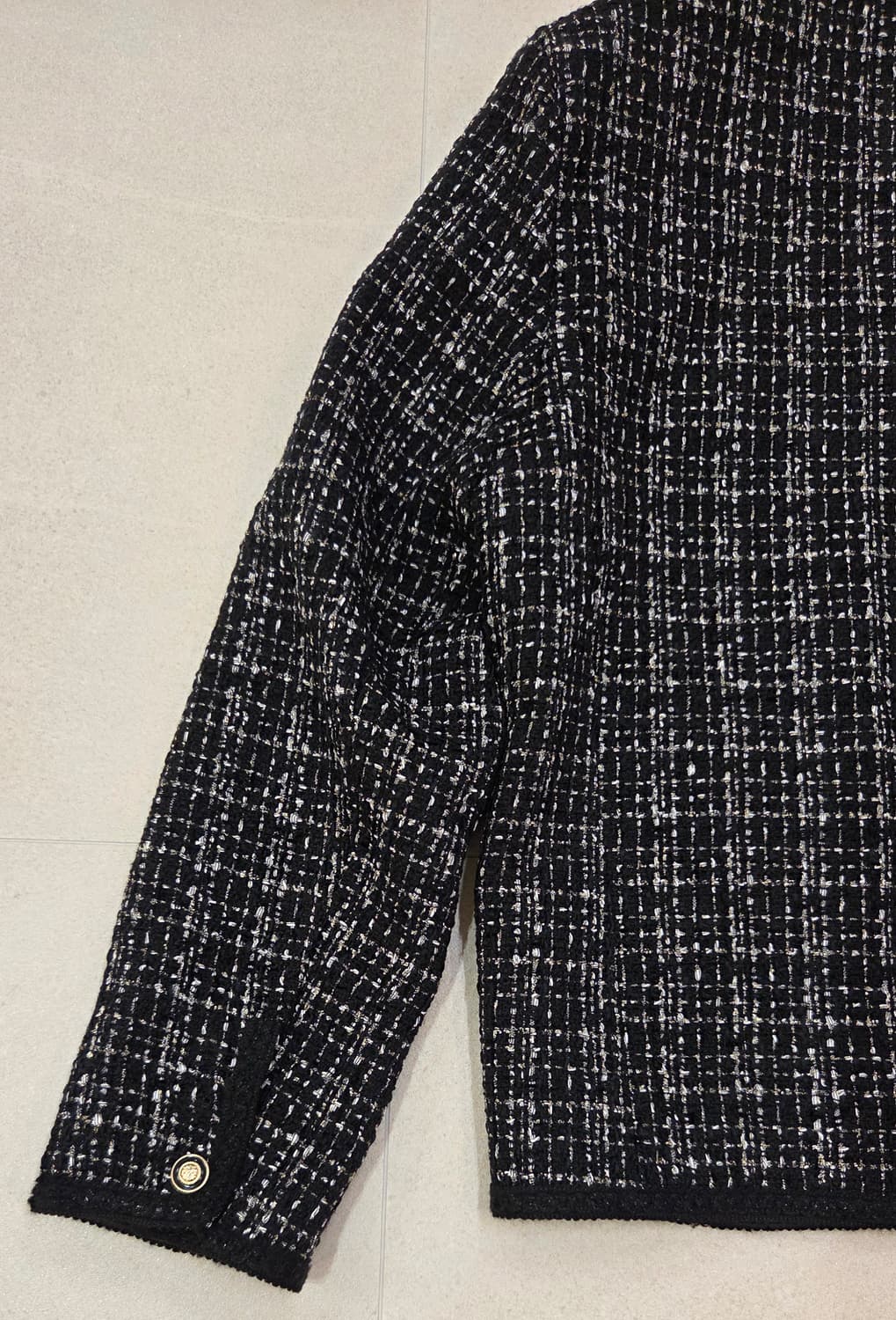 OURROOM 블랙 트위드 자켓 남자. 미착용 상품이미지3