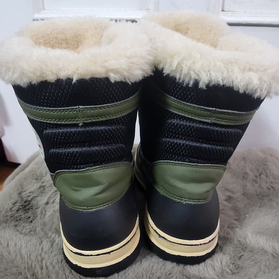 새상품 베어파우 부츠 양 털 부츠 240 상품이미지3