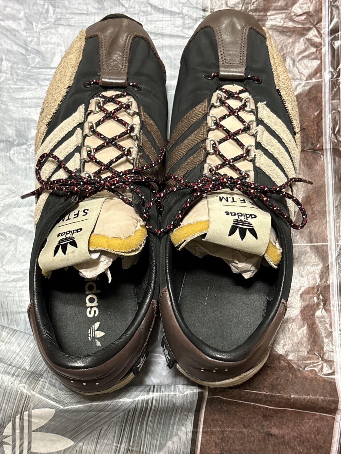 아디다스 x 송 포 더 뮤트 컨트리 OG 코어 블랙 코어 화이트 상품이미지3