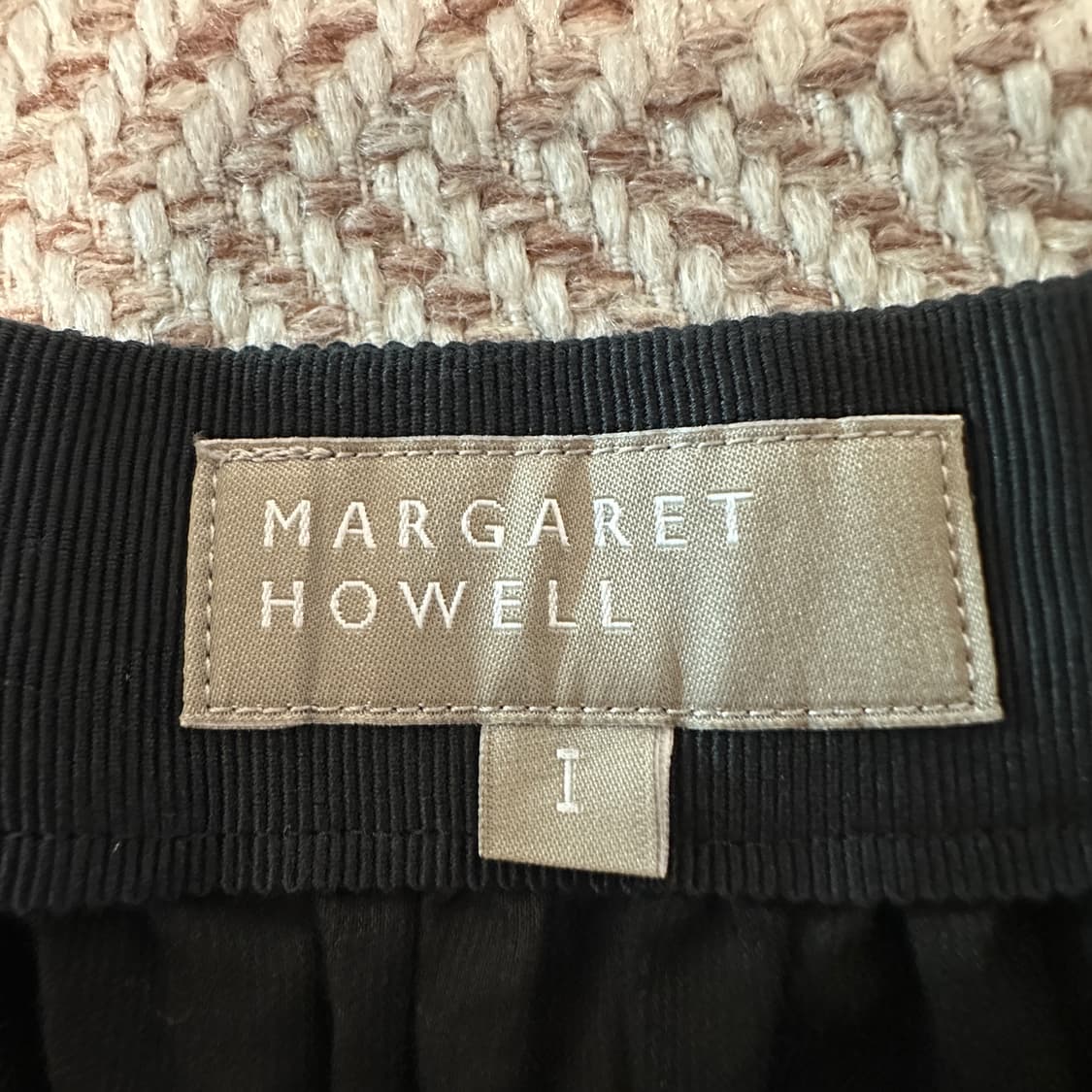 MARGARET HOWELL japan made skirt black 상품이미지3
