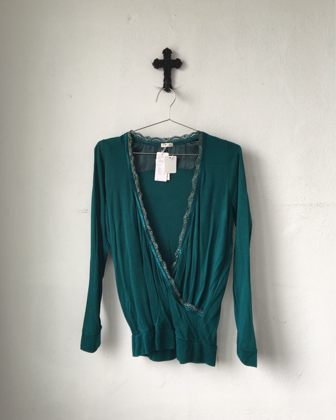 Lace trimming deep neck wrap sleeve 상품이미지2