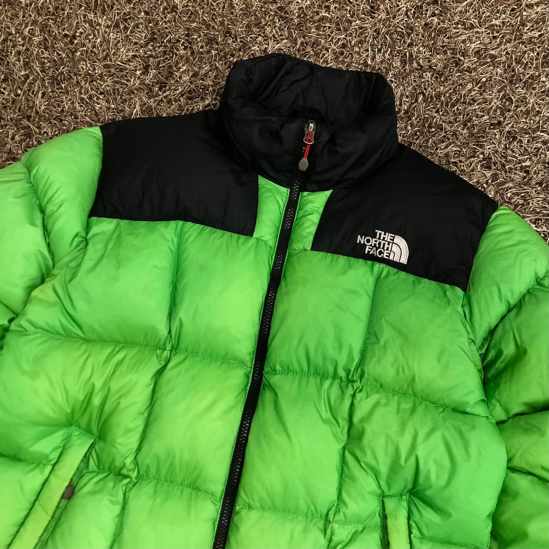 노스페이스 써밋 로체 구스다운 800 패딩 상품이미지2