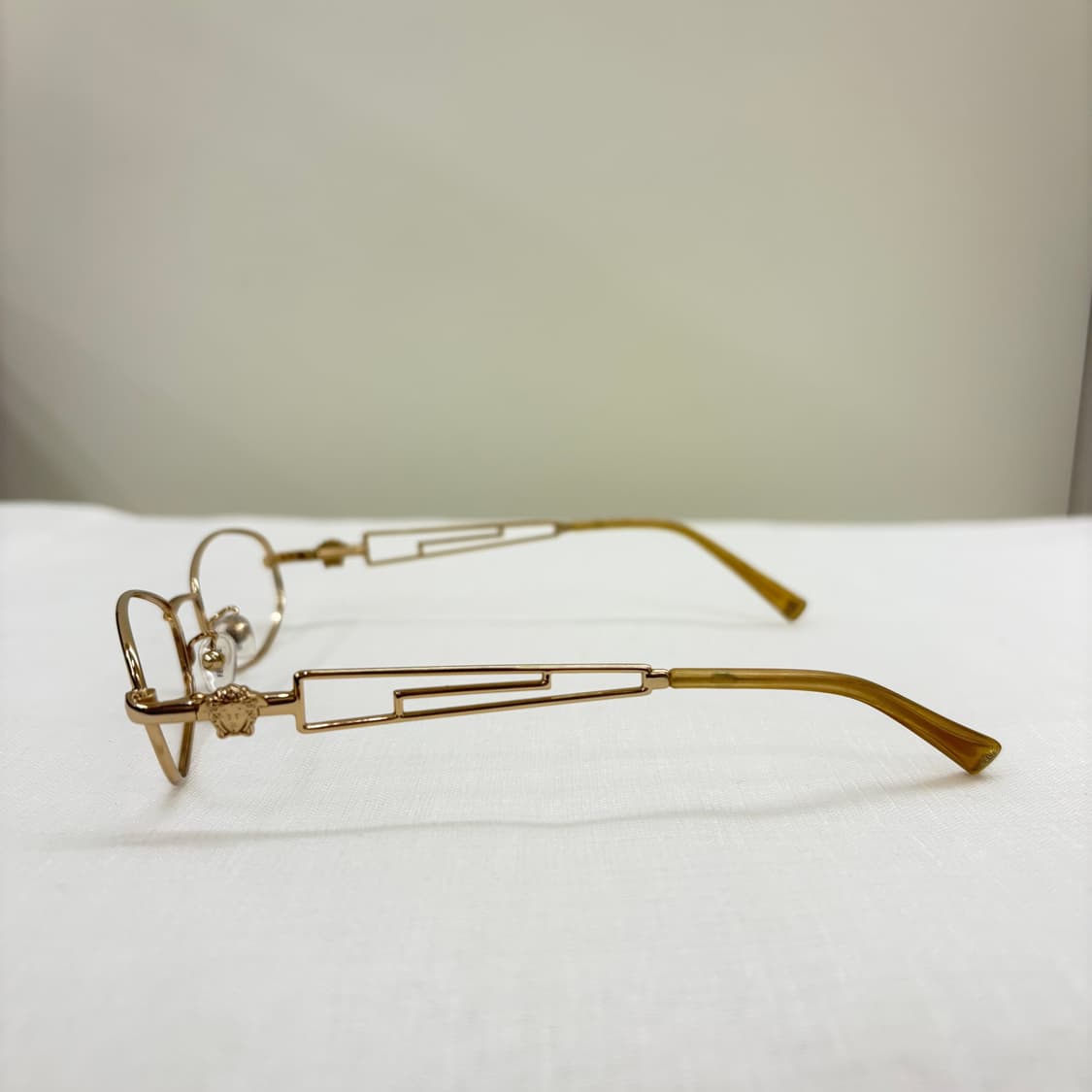 VERSACE 베르사체 골드 메탈테 상품이미지3