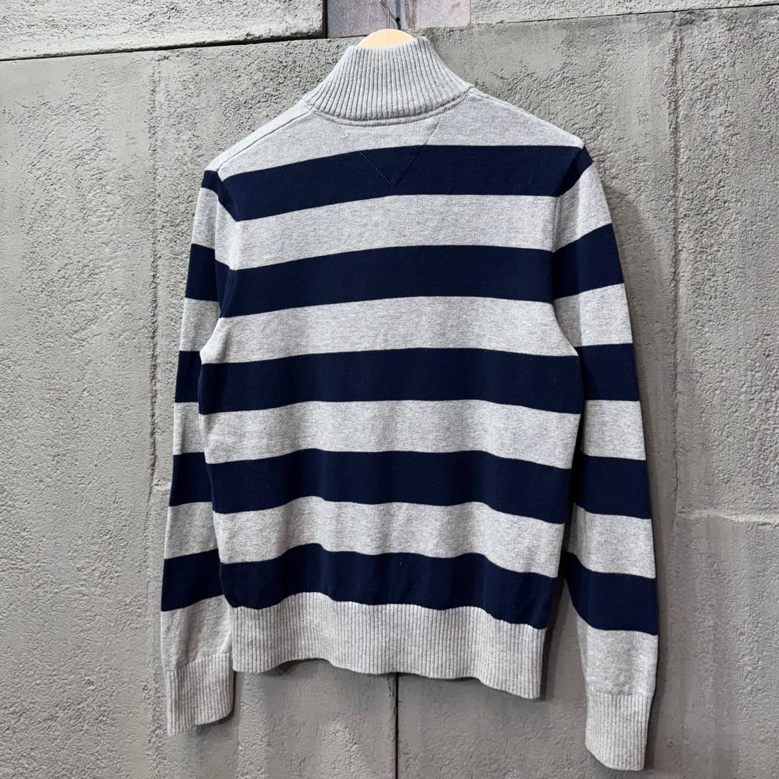 타미힐피거 스트라이프 반집업 니트 (XS)  상품이미지3