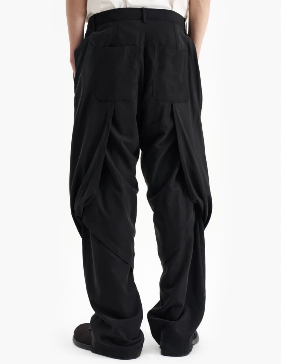 지용킴 24AW 드레이핑 팬츠 상품이미지3