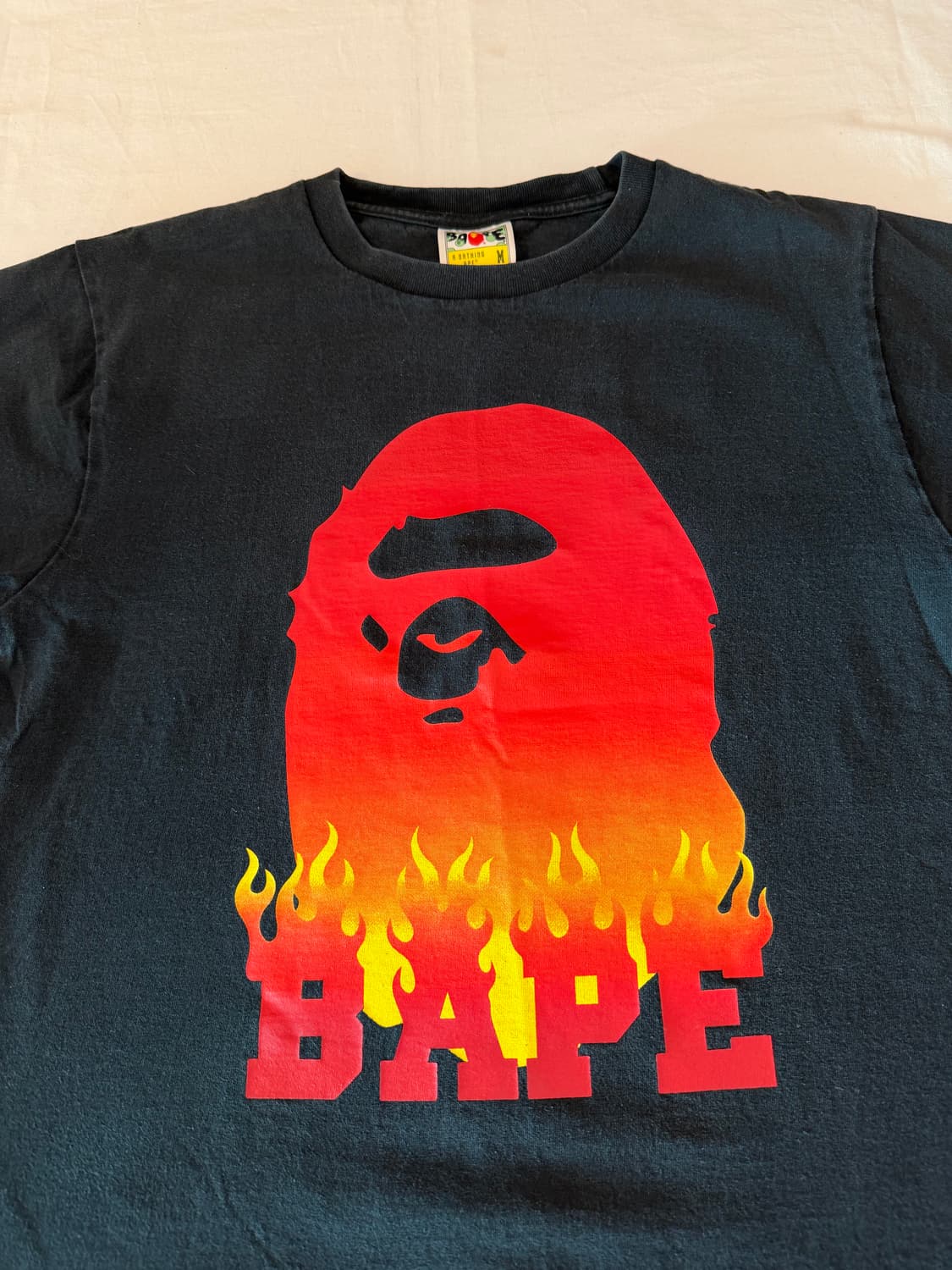 희귀) 베이프 플레임 사루 티셔츠 블랙 상품이미지2