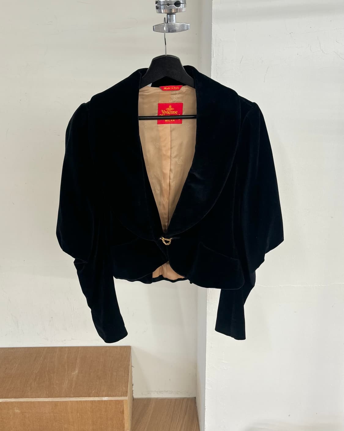 비비안웨스트우드 딥네이비 레드 라벨 벨벳 크롭 자켓 상품이미지1