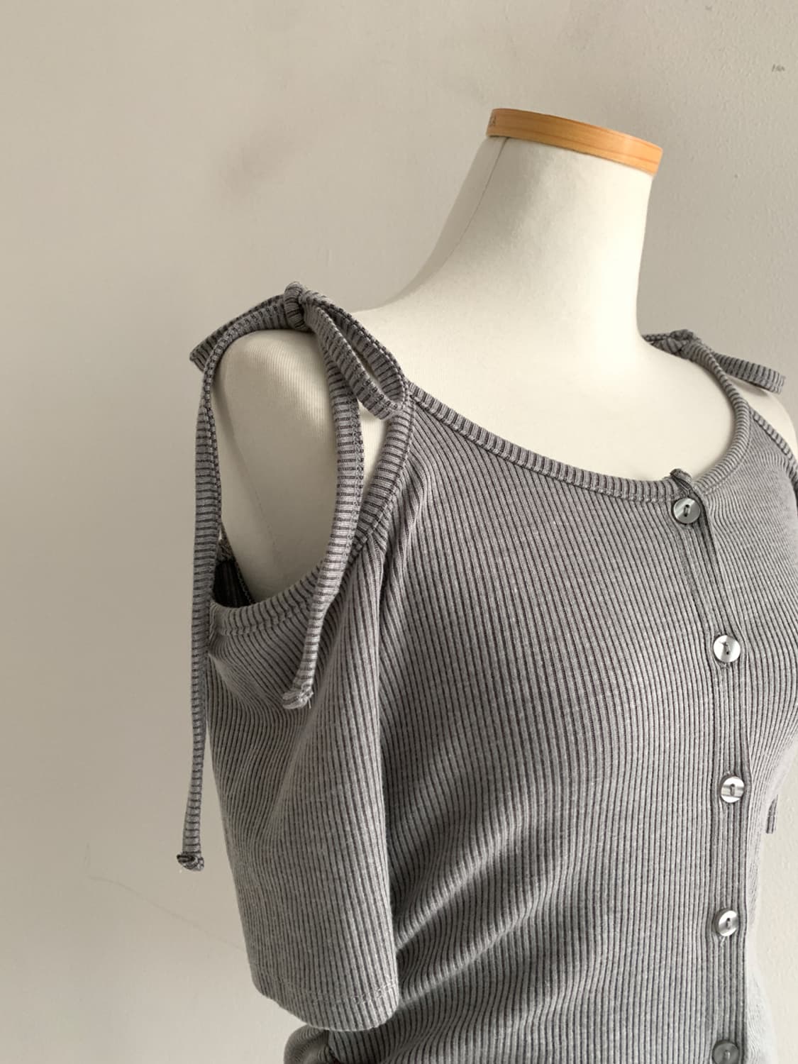 Shoulder Ribbon Button T 상품이미지5