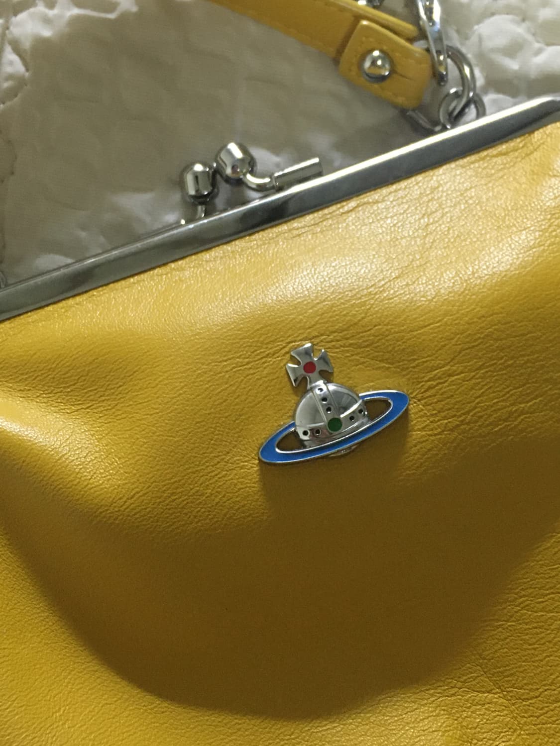 비비안웨스트우드 노랑 복조리백 상품이미지5