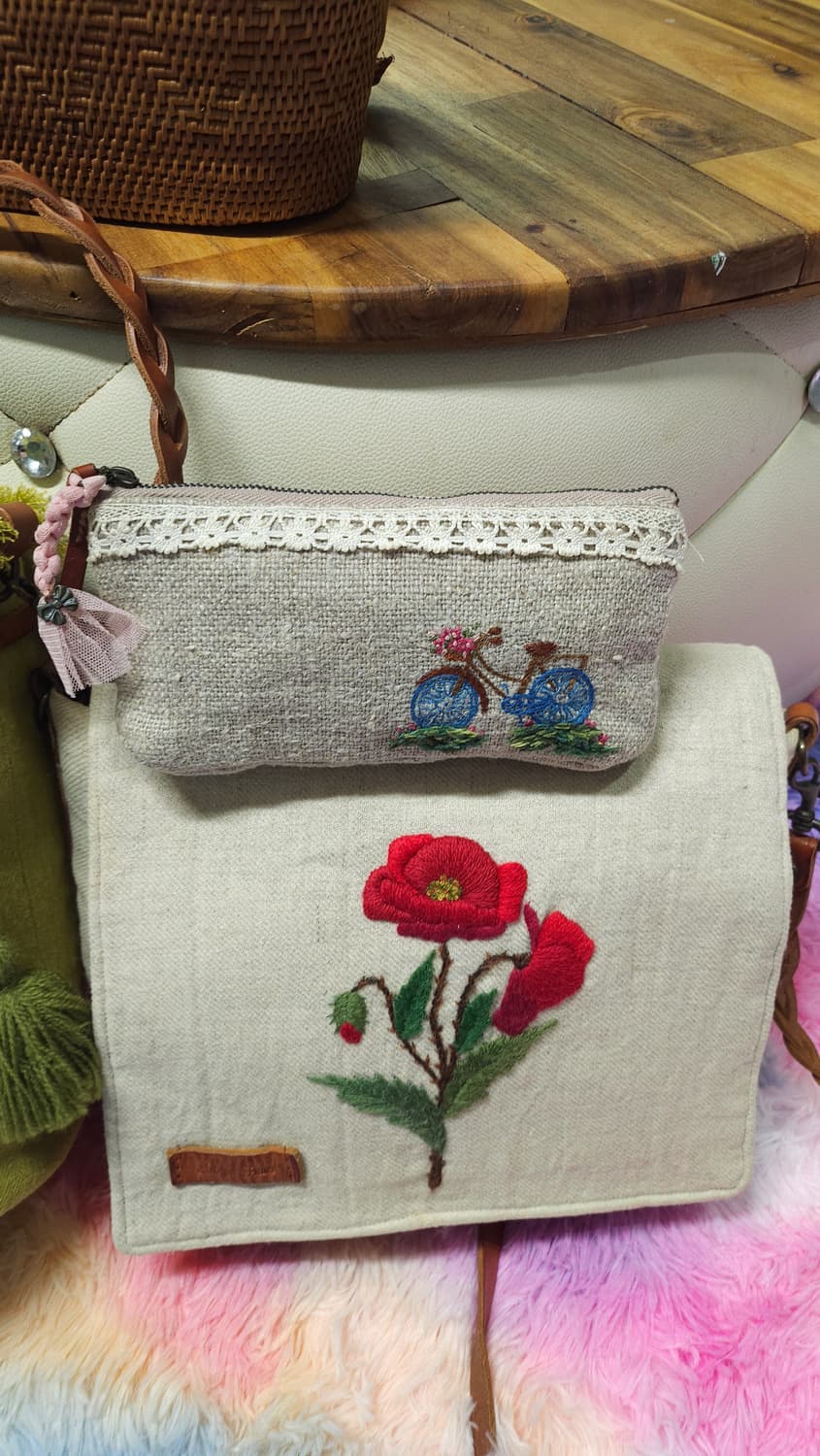 린넨 프랑스자수 핸드메이드 원통 손가방 크로스백  상품이미지9