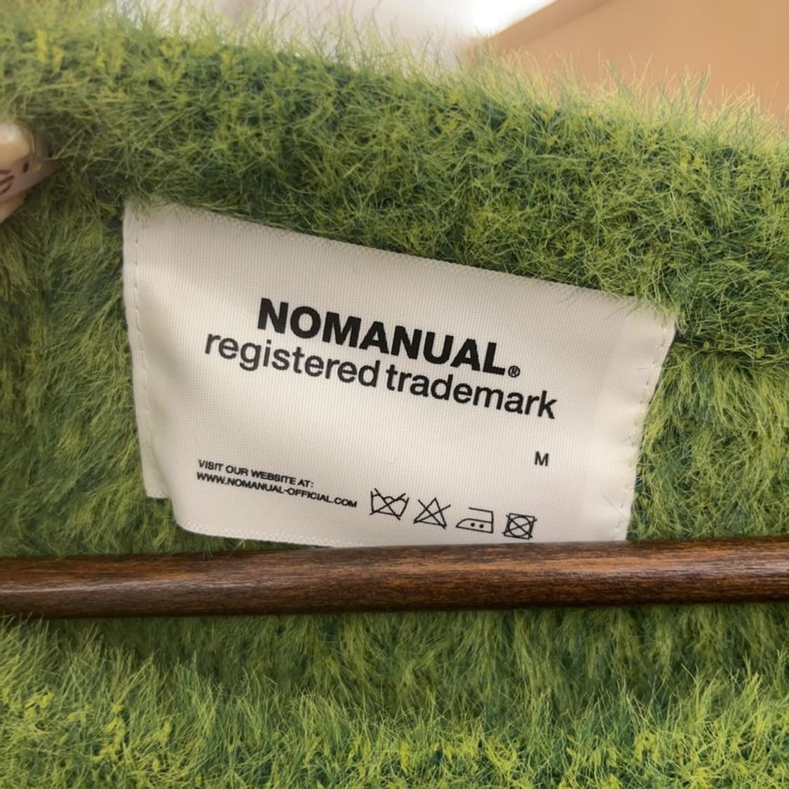 노매뉴얼 오버핏 헤어리 니트 스웨터 105 C06216 상품이미지4