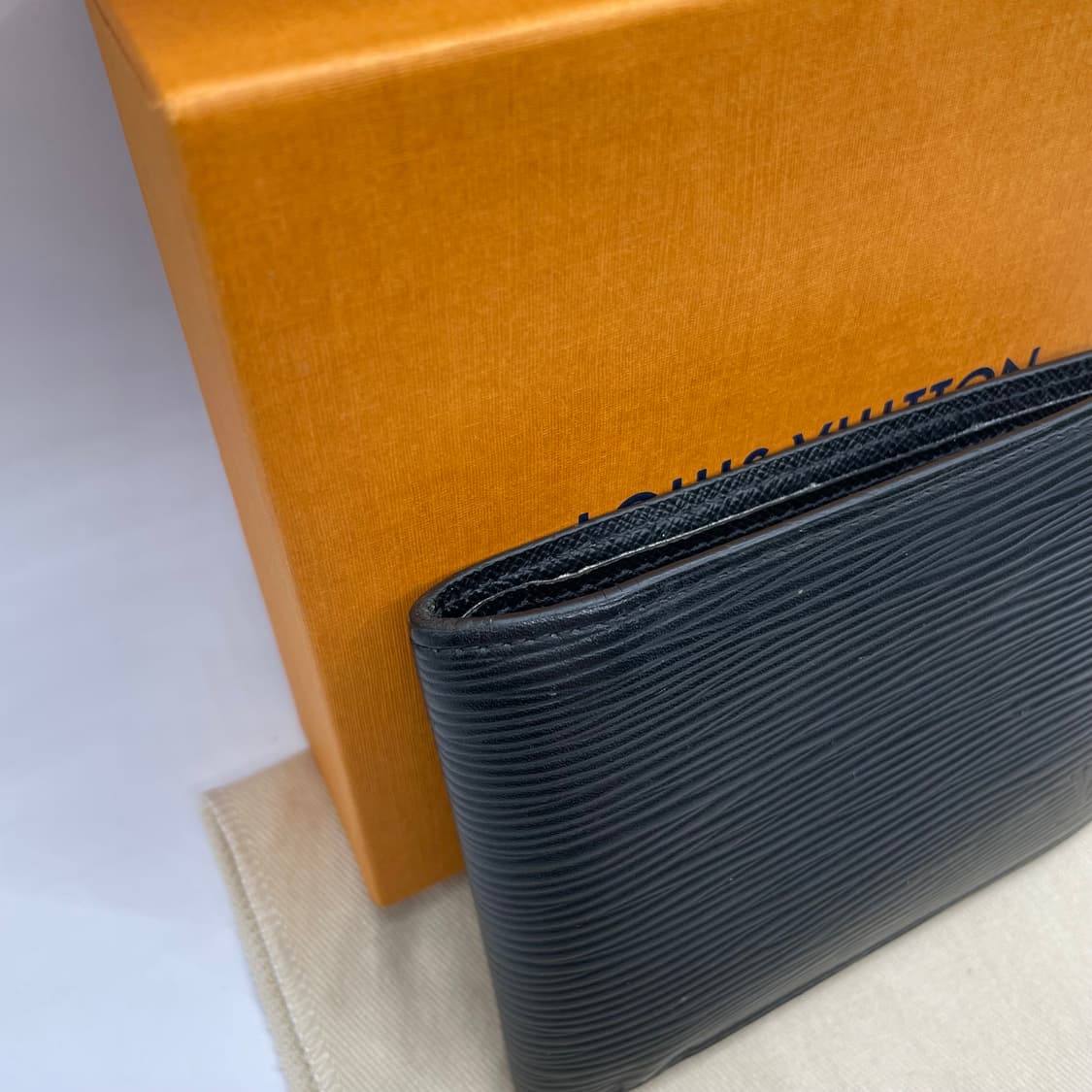 루이비통 에삐 반지갑 블랙 상품이미지2